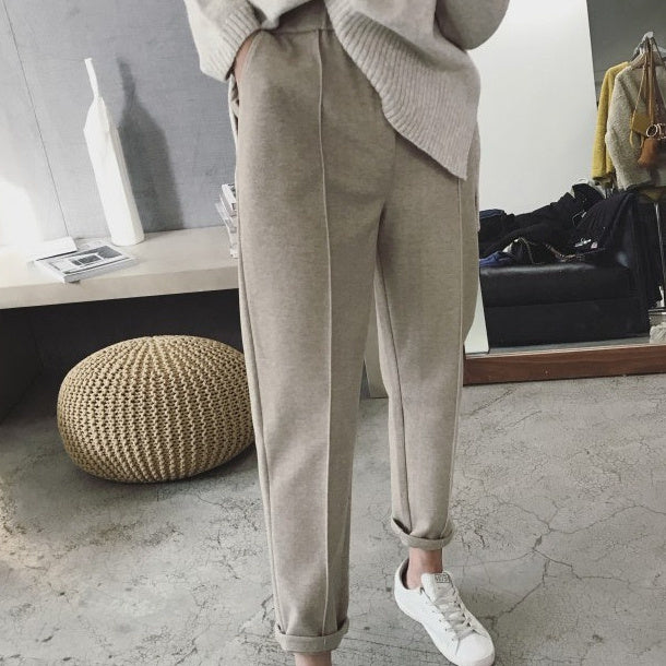 Straight Tapered Elastic Waist Capri Slacks